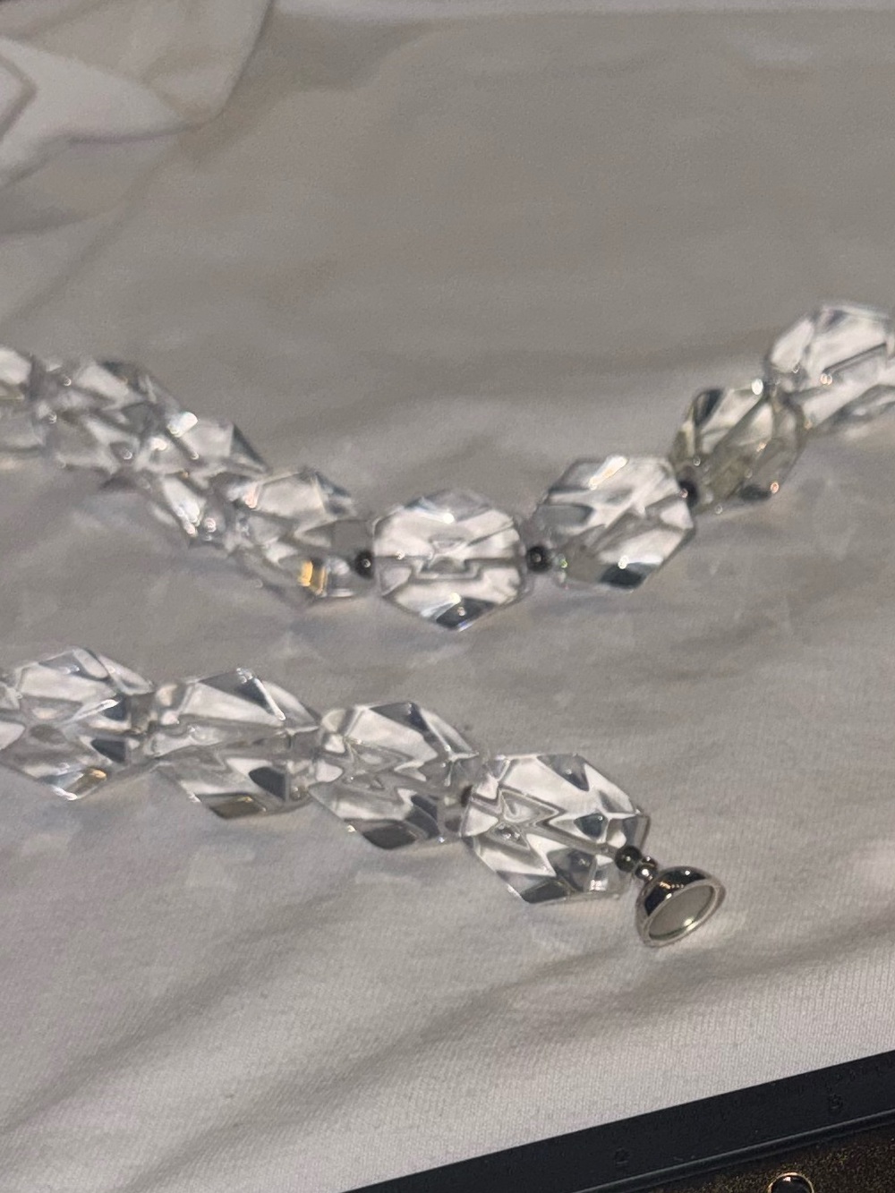 Crystal block necklace — magnetic clasp - Picture 7 of 8